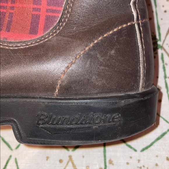 BLUNDSTONE BROWN LEATHER PULL ON BOOTS SZ 10 Plaid inserts - Picture 8 of 9